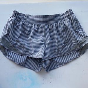 Lululemon Hotty Hot Shorts 2.5”